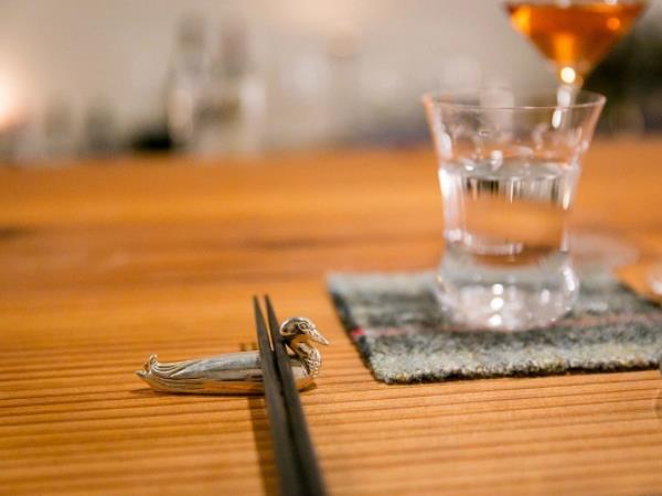 Zakaj so kitajske palčke na koncu staknjene?